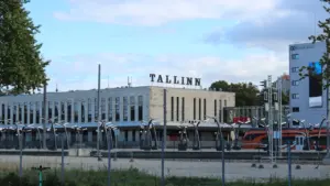 Tallinnas viidi haiglasse laps ja kaks elektrisõitjat