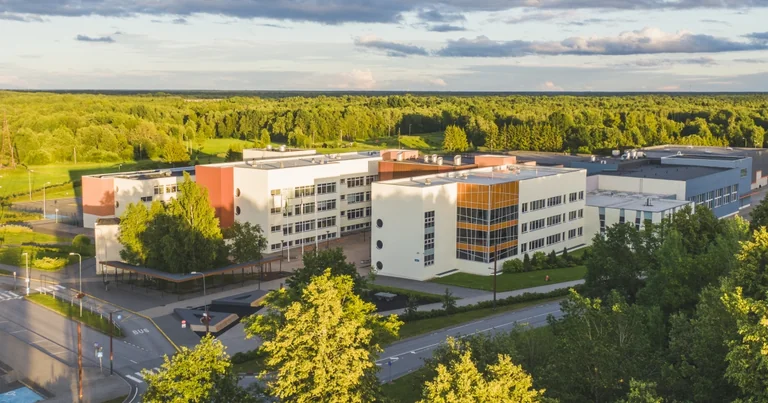 Jüri koolipere ootab uut juhti, õppetöö jätkub: what residents need to know